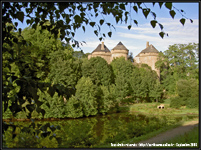 Le lac et le château fort de Lassay